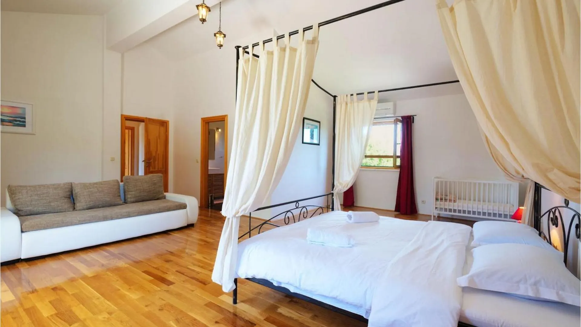 Villa Paradiso ザダル